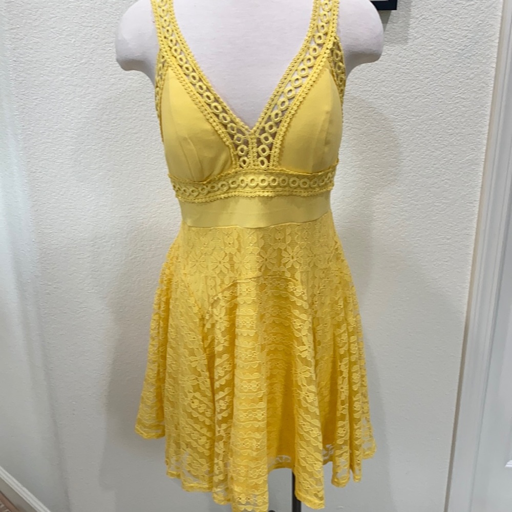 NWT ENTRY Summer Sunshine Deserves A Summer Dress